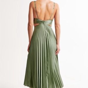 Abercrombie & Fitch Elegant Green Pleated Dress